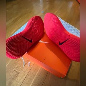 Nike Legend 8 Club IC